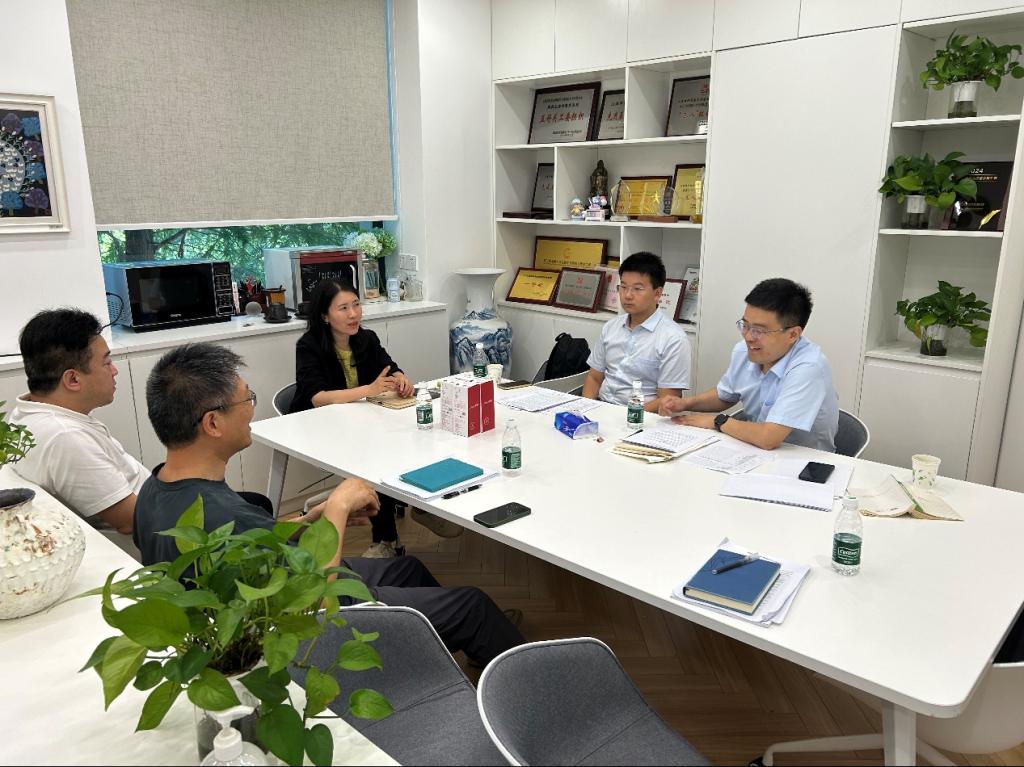 學院赴上海對外經貿大學國際經貿學院開展調研交流，共謀經濟貿易咨詢新路徑